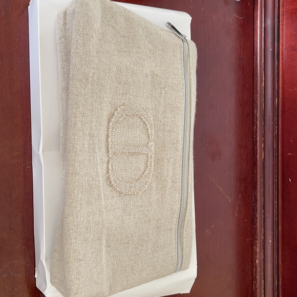 Dior - Picture 2 of 2